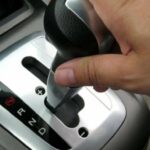 управлять автоматической коробкой передач