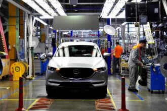 Mazda не выкупила обратно долю в российском заводе