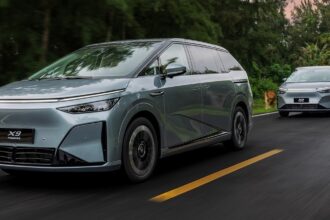Гибридный минивэн Xpeng X9 пообещал дальность хода свыше 1600 км