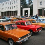 Москвичи